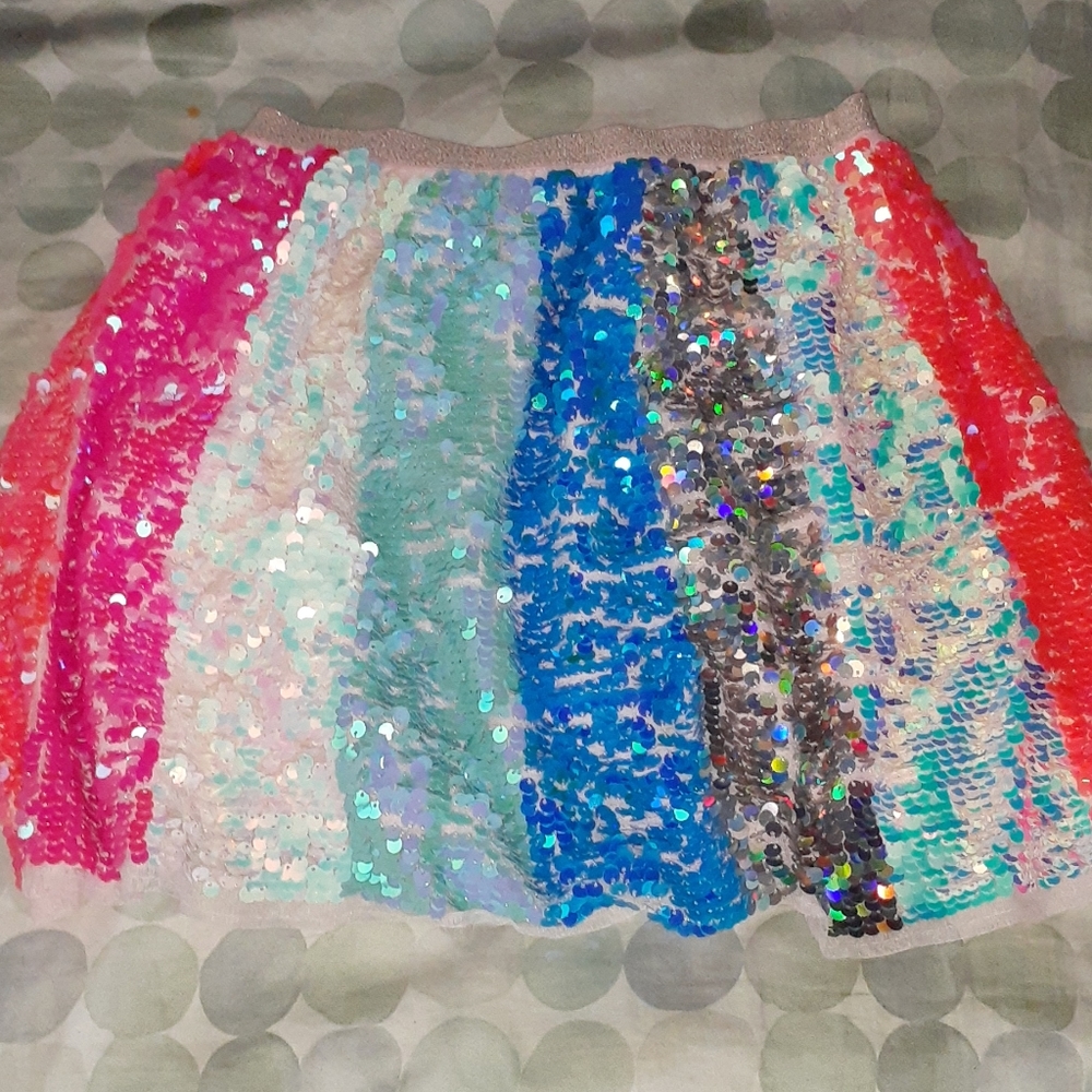 Bundle 2 items for $20. H &m Girls sequence skirt